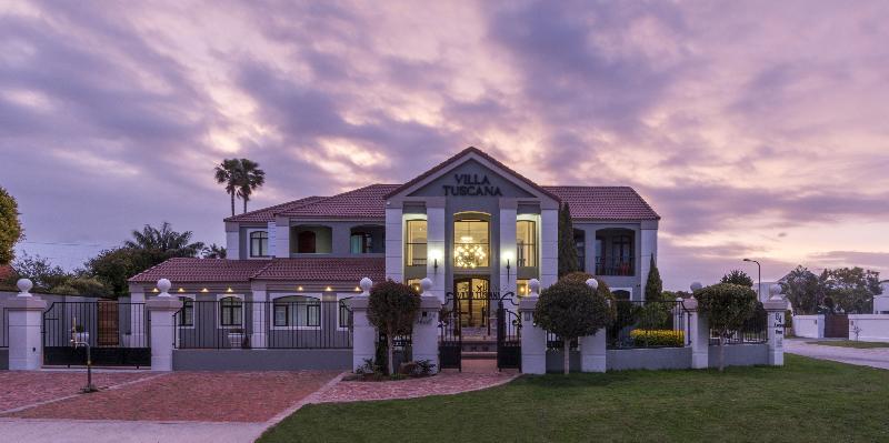 Villa Tuscana By Mantis Puerto Elizabeth Exterior foto